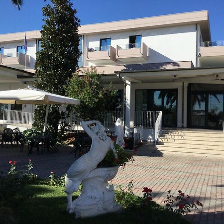 Scerne Hotel Parco Degli Ulivi מראה חיצוני תמונה