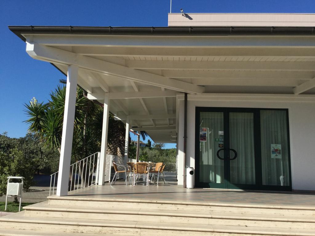 Scerne Hotel Parco Degli Ulivi מראה חיצוני תמונה