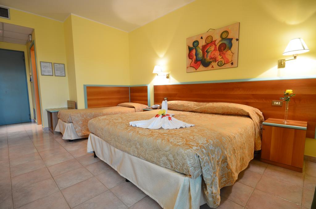 Scerne Hotel Parco Degli Ulivi חדר תמונה