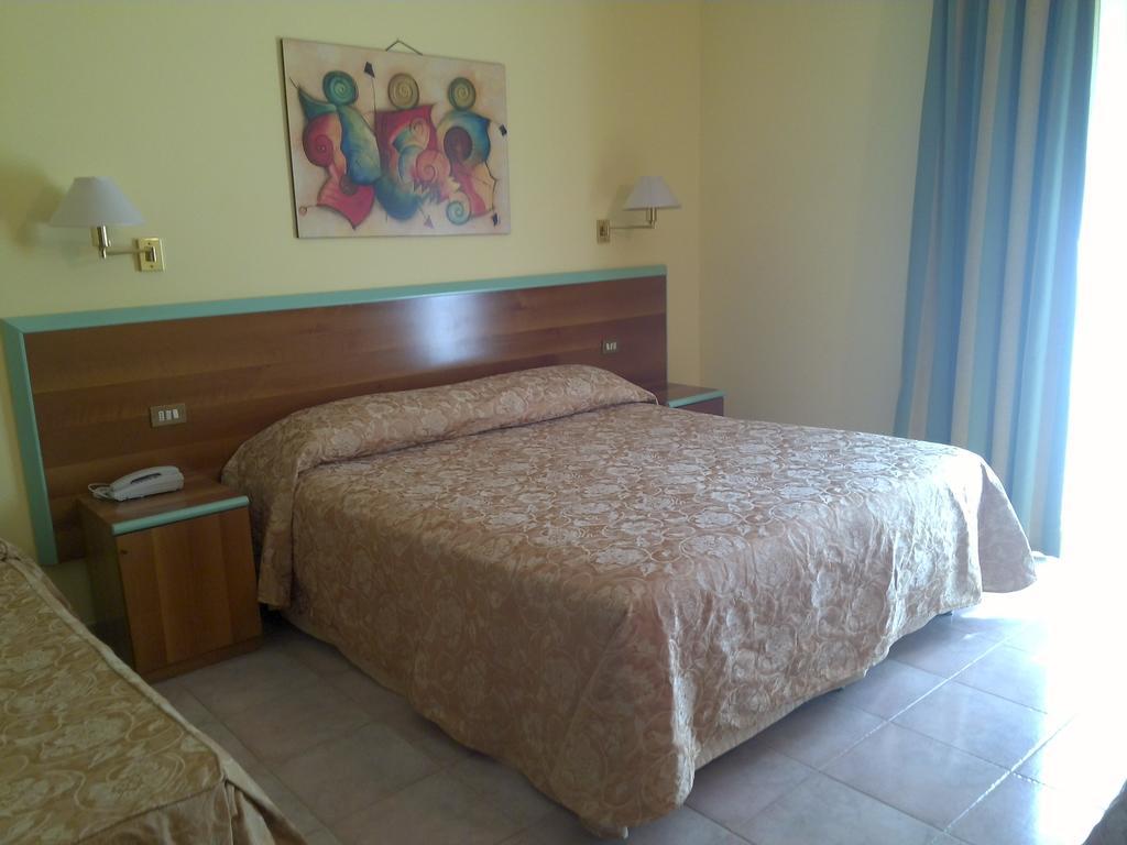 Scerne Hotel Parco Degli Ulivi חדר תמונה