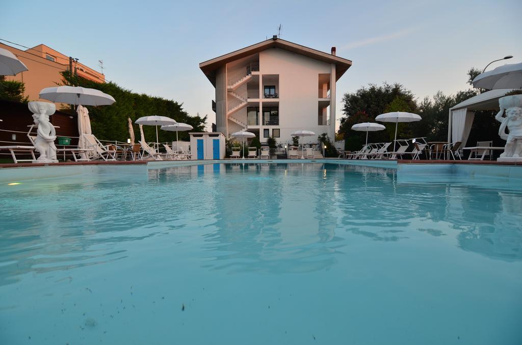 Scerne Hotel Parco Degli Ulivi מראה חיצוני תמונה