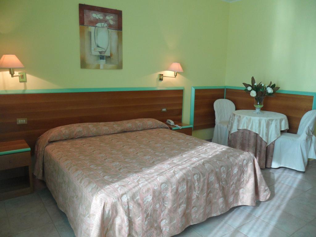 Scerne Hotel Parco Degli Ulivi מראה חיצוני תמונה