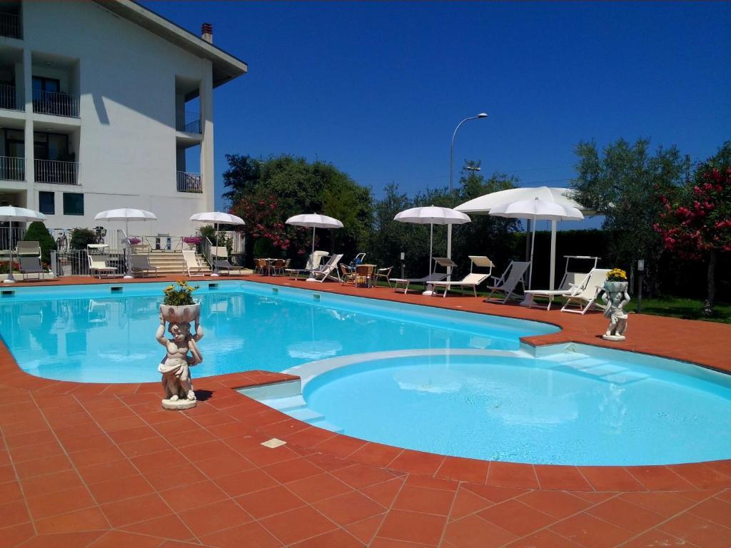 Scerne Hotel Parco Degli Ulivi מראה חיצוני תמונה